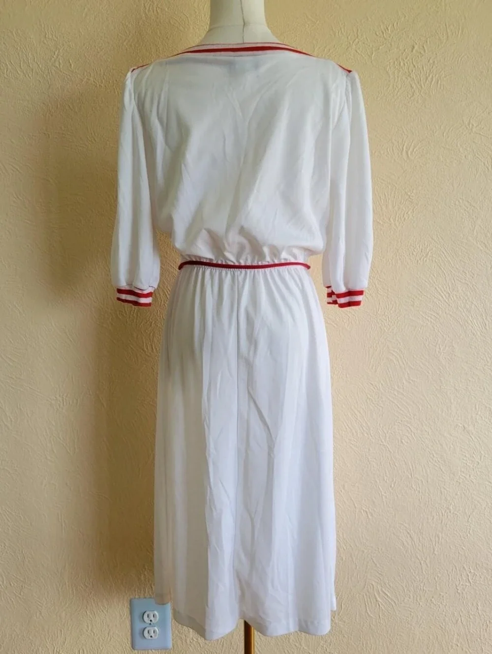 Timely Trends | 80s Vintage White & Red Tie Waist Dress